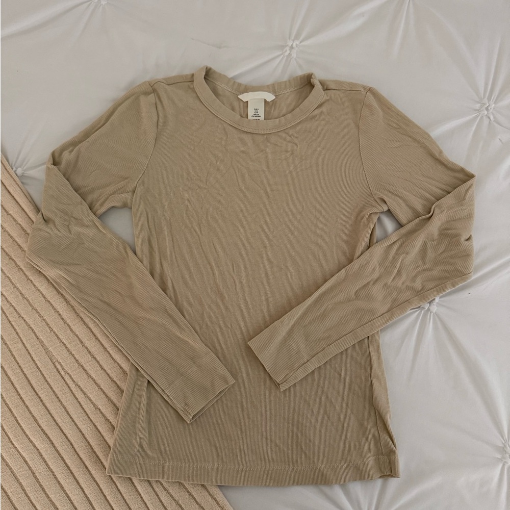 H&M Beige Long Sleeve Tee (wrinkled)